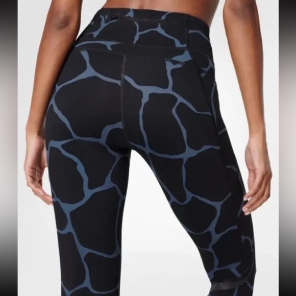 Sweaty Betty Zero Gravity 7/8 Length Blue Animal Fragment Leggings (XS/BNWOT) - Picture 1 of 10